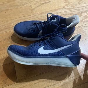 Nike Kobe Mamba Mentality Low Top Basketball Shoes